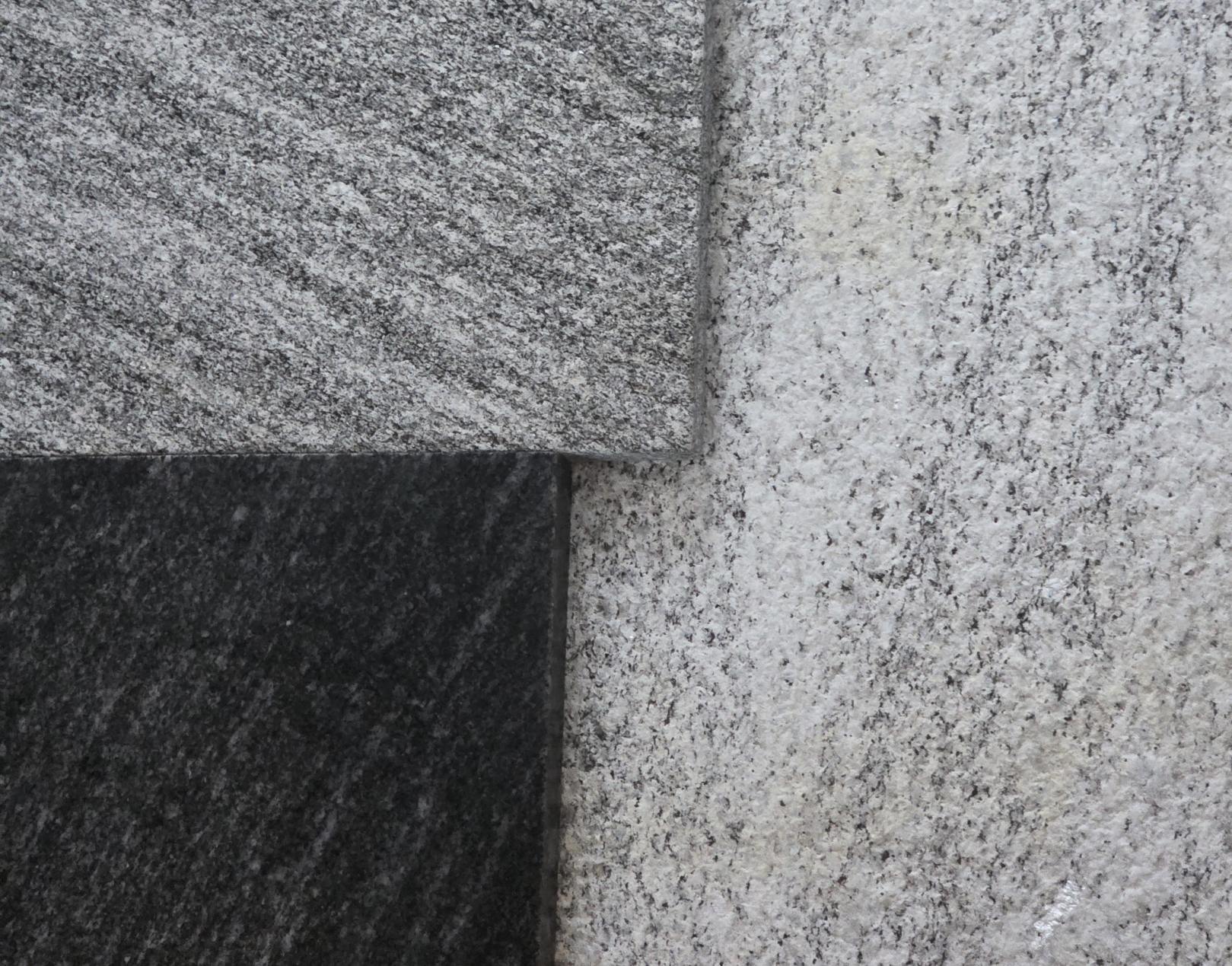 Uteområde med granittbord